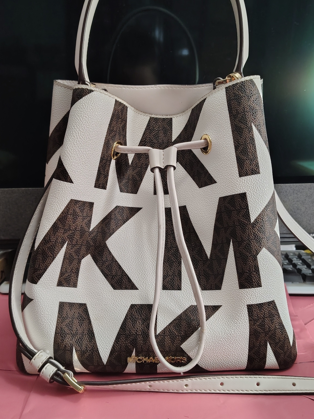 Michael Kors White & Brown Logo Drawstring Bucket Bag